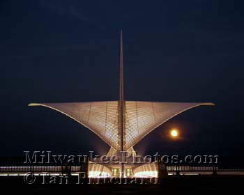 Photograph of Night Calatrava With Moon from www.MilwaukeePhotos.com (C) Ian Pritchard